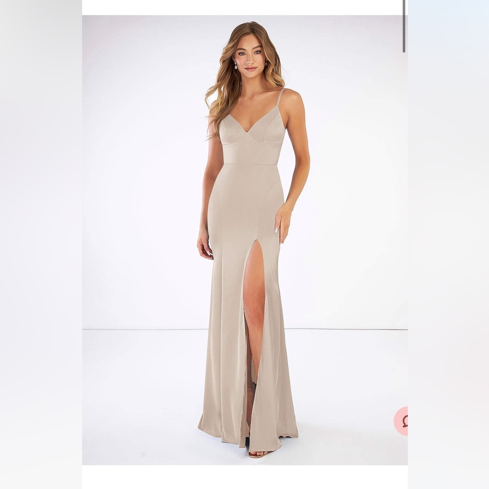 PNINA TORNAI PT101 20
Sheath Stretch Satin Chapel Train Dress Frost